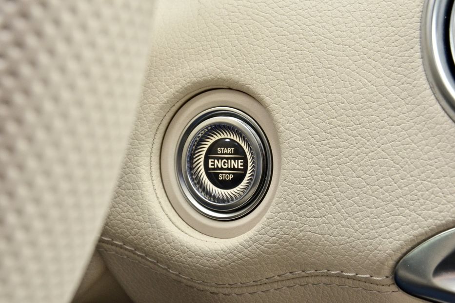 Продам Mercedes-Benz S-Class AMG  4 MATIC 2018 года в Киеве