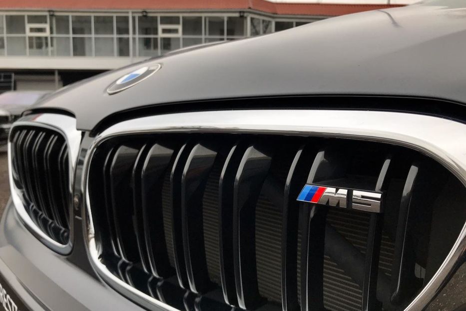 Продам BMW M5 F90 xDrive Официальный  2018 года в Киеве