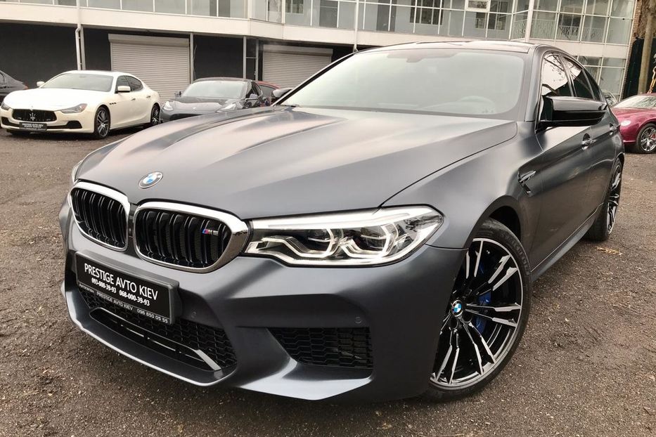 Продам BMW M5 F90 xDrive Официальный  2018 года в Киеве