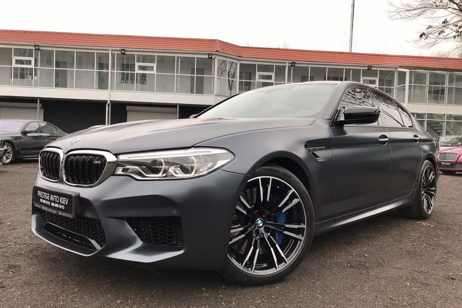 Продам BMW M5 F90 xDrive Официальный  2018 года в Киеве