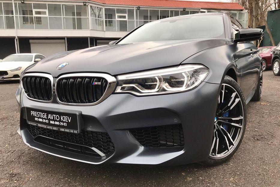 Продам BMW M5 F90 xDrive Официальный  2018 года в Киеве