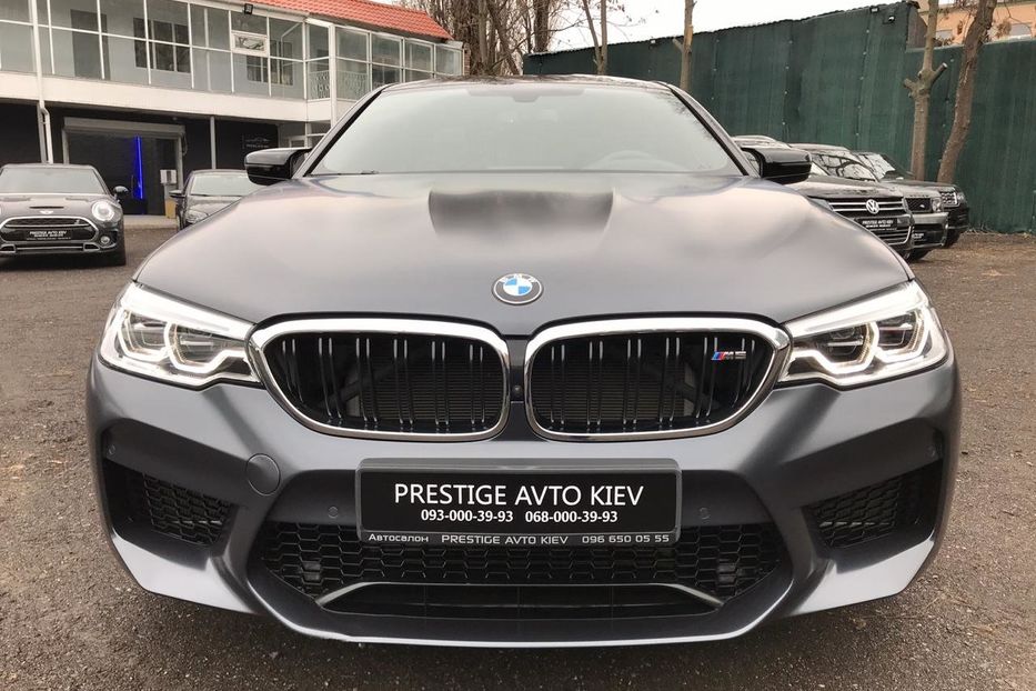 Продам BMW M5 F90 xDrive Официальный  2018 года в Киеве