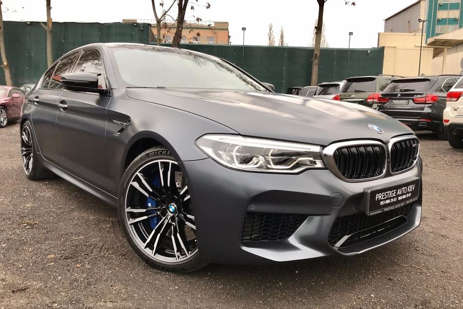 Продам BMW M5 F90 xDrive Официальный  2018 года в Киеве