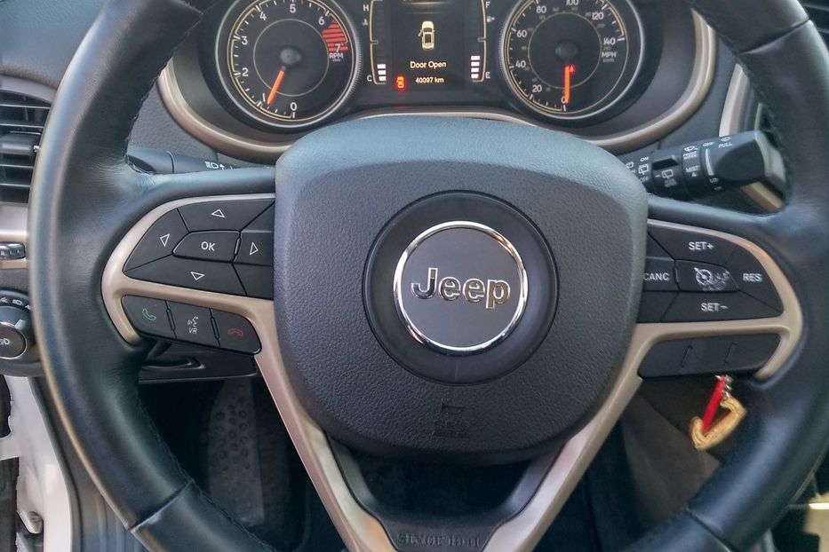 Продам Jeep Cherokee Latitude 2016 года в Одессе