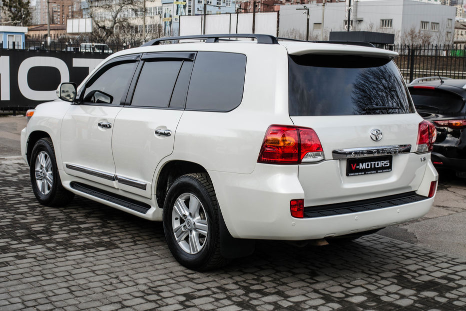 Продам Toyota Land Cruiser 200 4.5D Premium 2014 года в Киеве