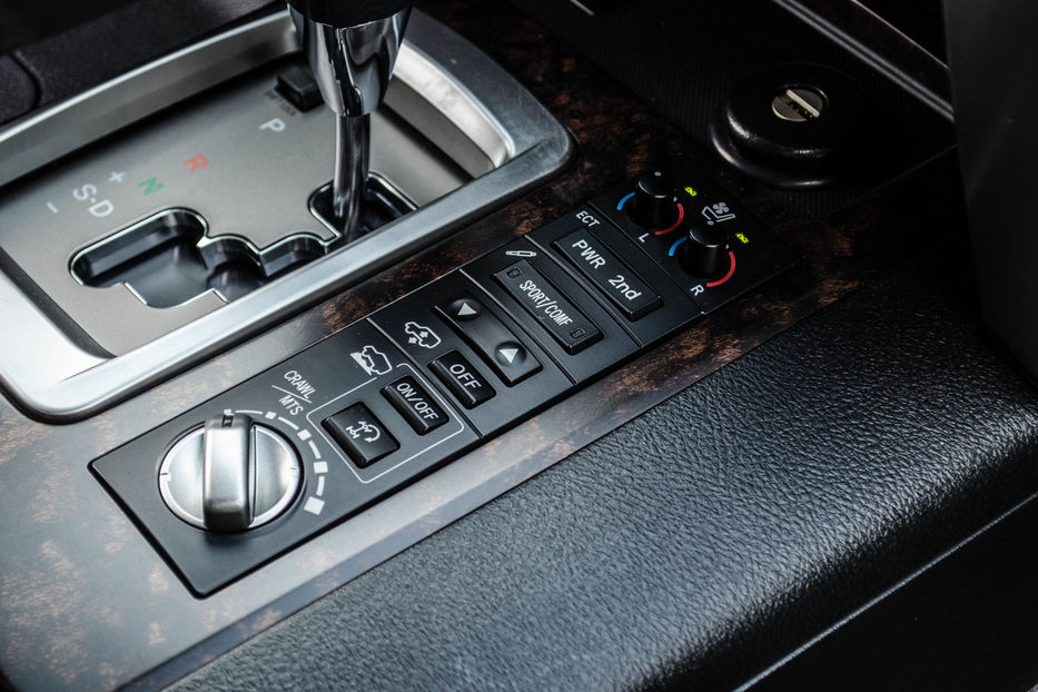 Продам Toyota Land Cruiser 200 4.5D Premium 2014 года в Киеве