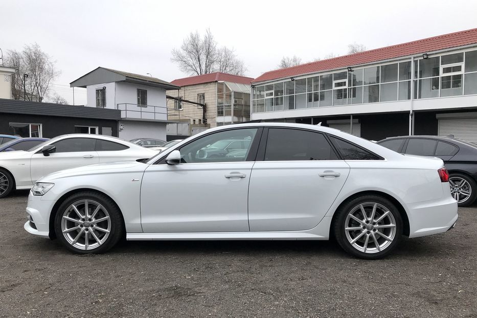 Продам Audi A6 2.0 TDI Quattro Официал 2016 года в Киеве