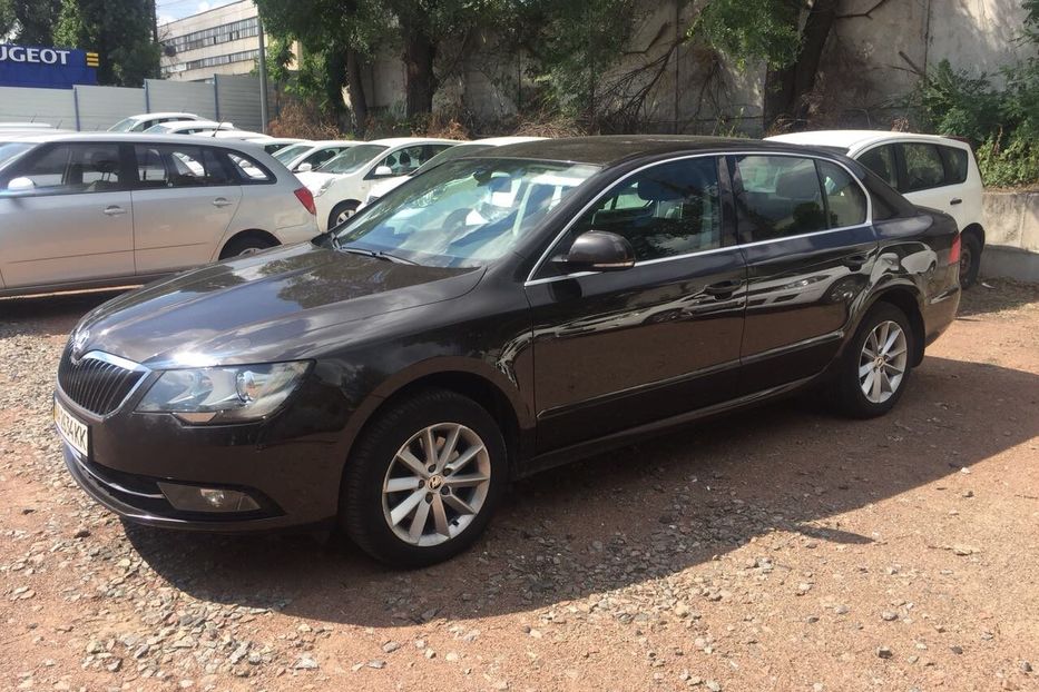 Продам Skoda Superb 1.8E A 2013 года в Киеве