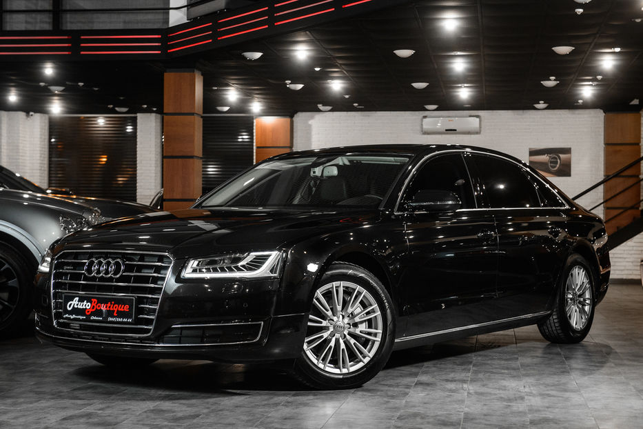 Продам Audi A8 2017 года в Одессе