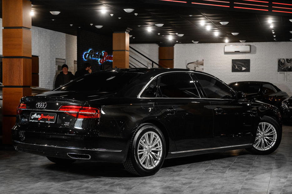 Продам Audi A8 2017 года в Одессе