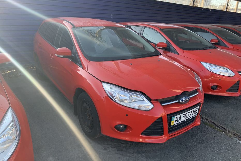 Продам Ford Focus TrenWagon 2014 года в Киеве