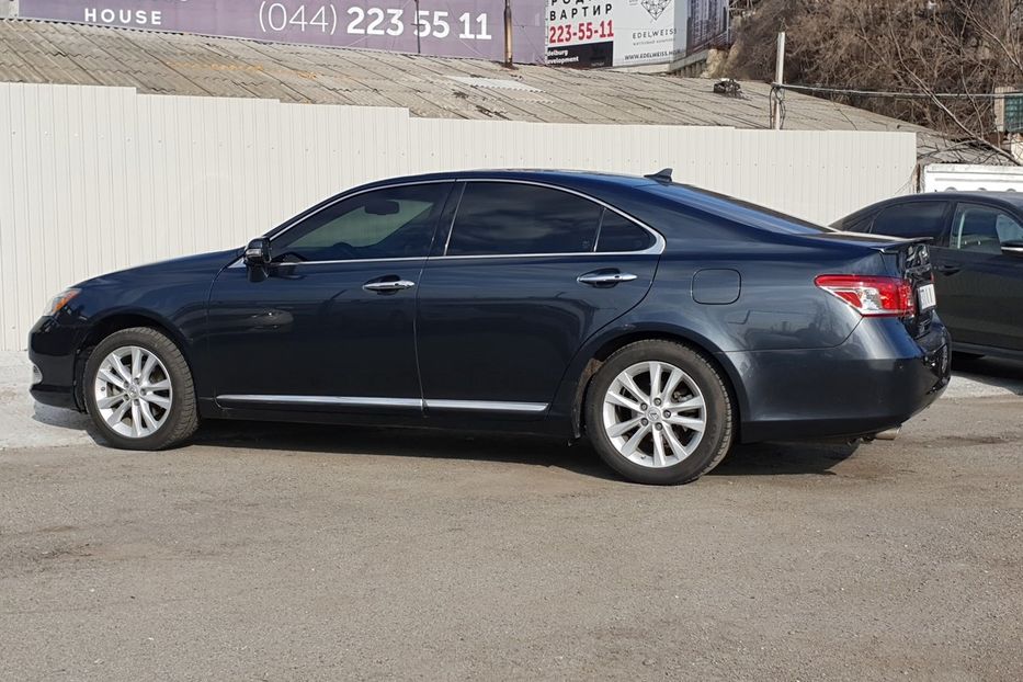 Продам Lexus ES 350 2011 года в Киеве