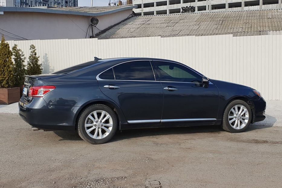 Продам Lexus ES 350 2011 года в Киеве