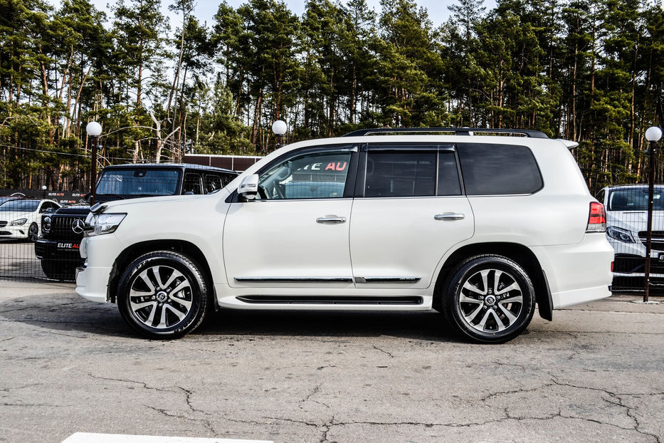 Продам Toyota Land Cruiser 200 Premium 2019 года в Киеве