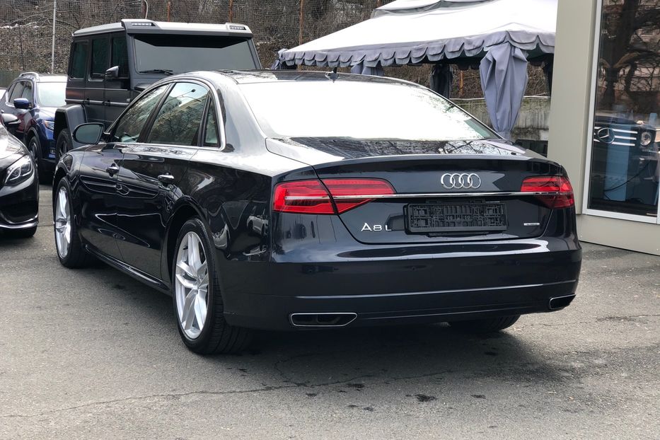 Продам Audi A8 3.0 Long quattro 2017 года в Киеве