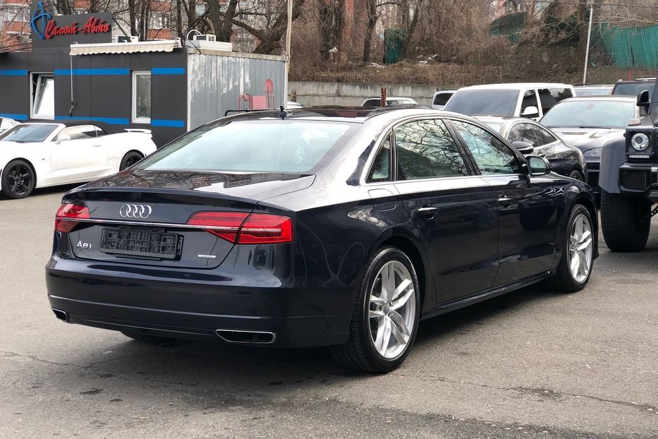 Продам Audi A8 3.0 Long quattro 2017 года в Киеве