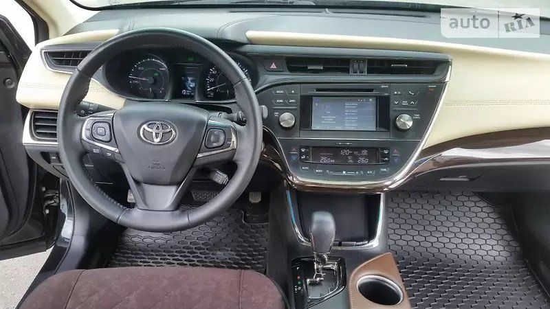 Продам Toyota Avalon 2015 года в Харькове