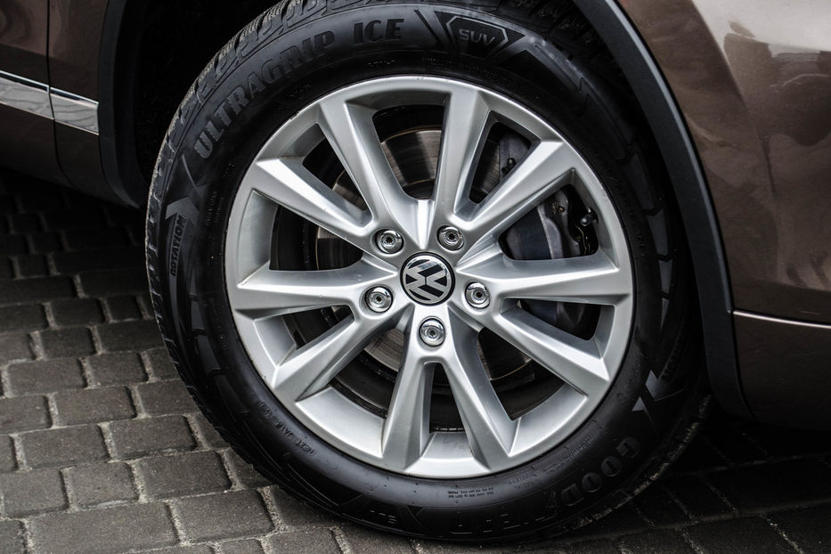 Продам Volkswagen Touareg Life 3.0TDI 2012 года в Киеве