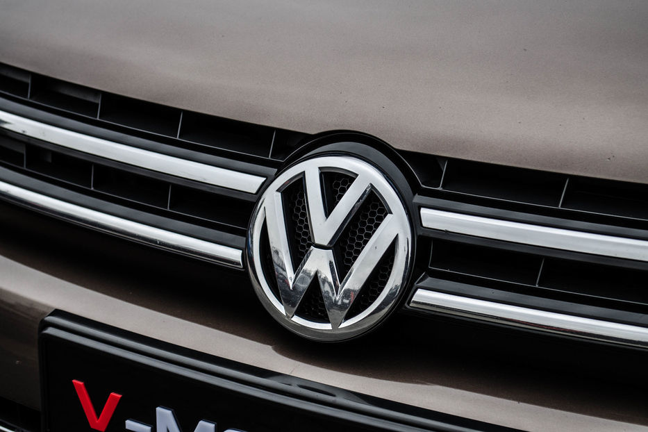 Продам Volkswagen Touareg Life 3.0TDI 2012 года в Киеве