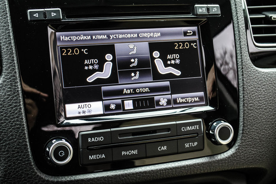 Продам Volkswagen Touareg Life 3.0TDI 2012 года в Киеве