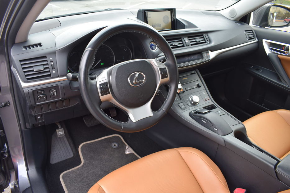 Продам Lexus CT 200h 2013 года в Одессе