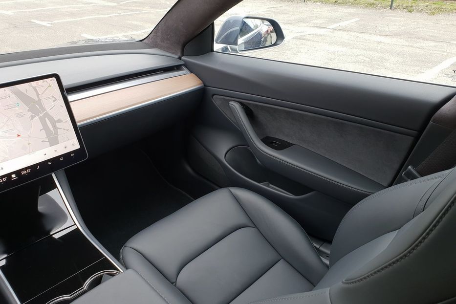 Продам Tesla Model S Long Range 2018 года в Киеве