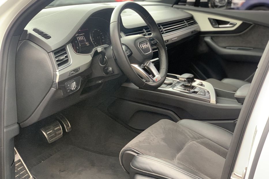 Продам Audi Q7 3.0 TDI S-LINE 2016 года в Киеве