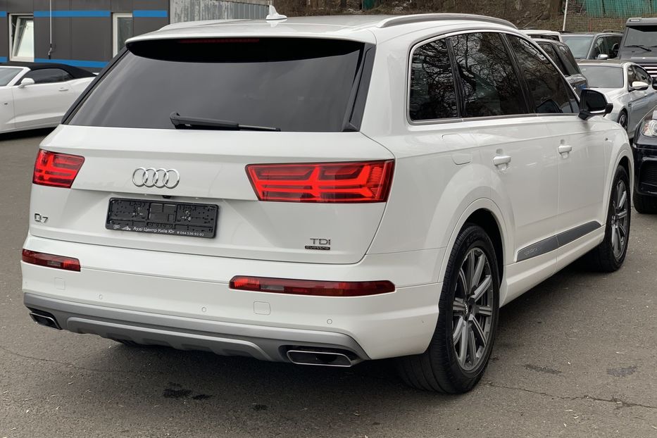 Продам Audi Q7 3.0 TDI S-LINE 2016 года в Киеве