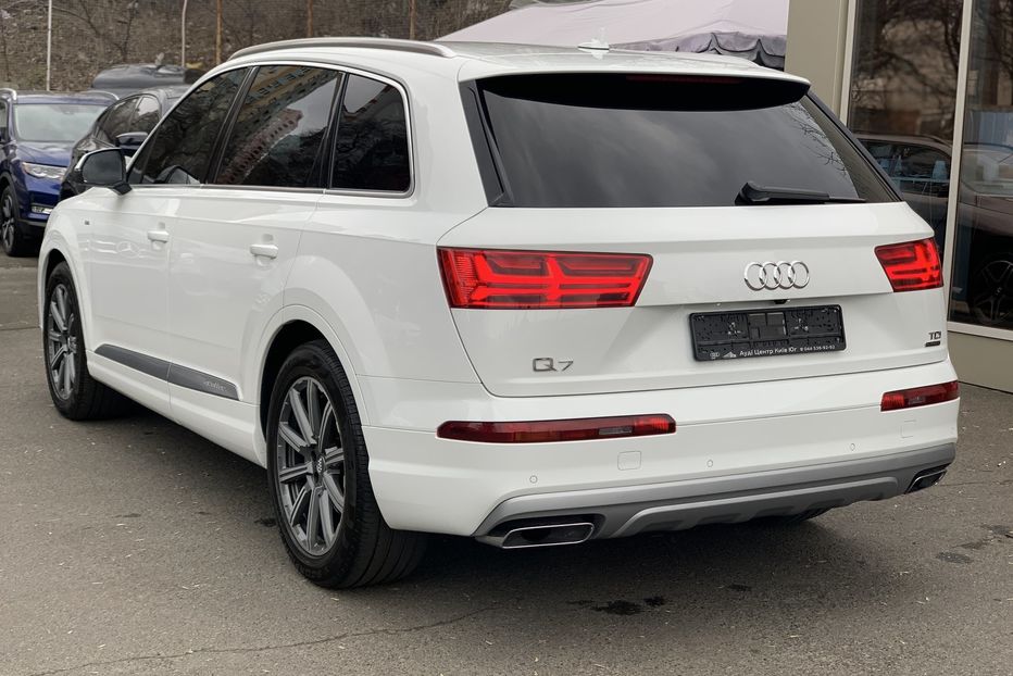 Продам Audi Q7 3.0 TDI S-LINE 2016 года в Киеве