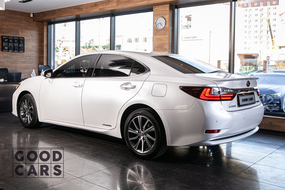 Продам Lexus ES 300 Hybrid Luxury + 2015 года в Одессе