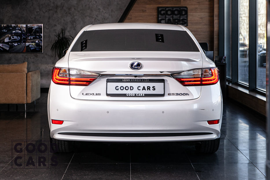 Продам Lexus ES 300 Hybrid Luxury + 2015 года в Одессе