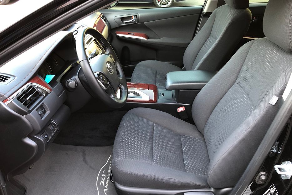 Продам Toyota Camry 30th ANNIVERSARY  2014 года в Киеве