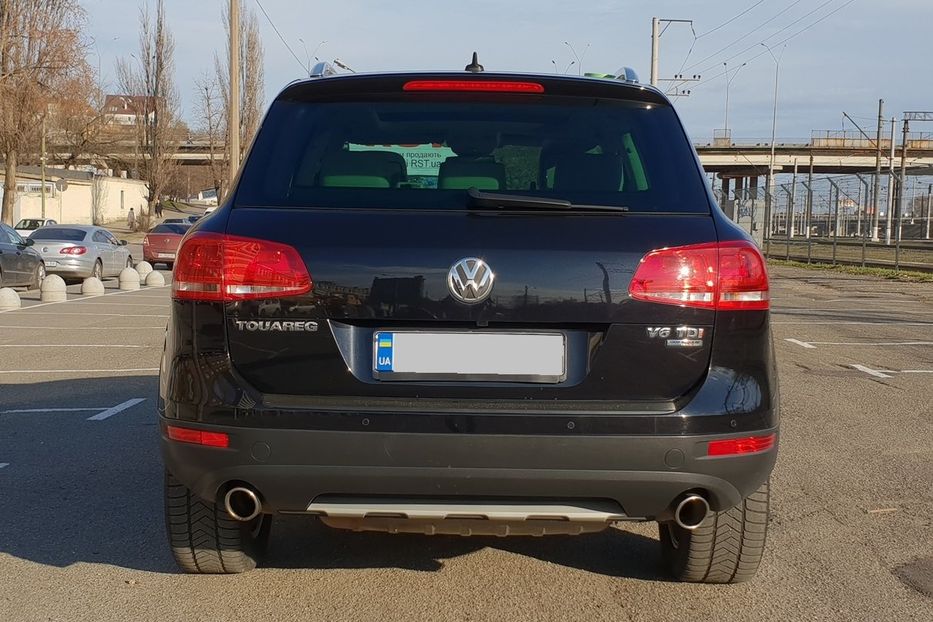 Продам Volkswagen Touareg 2012 года в Киеве