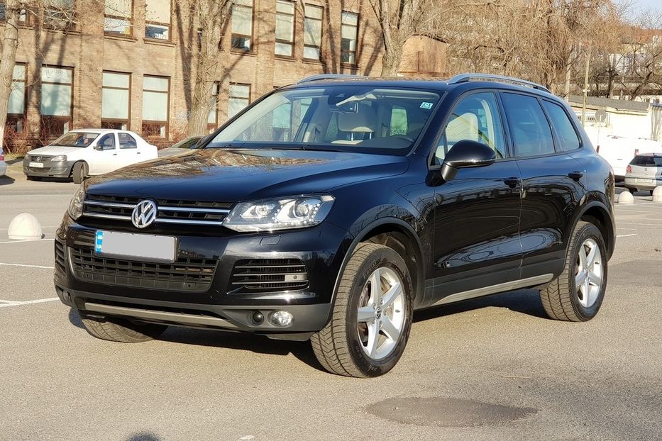 Продам Volkswagen Touareg 2012 года в Киеве