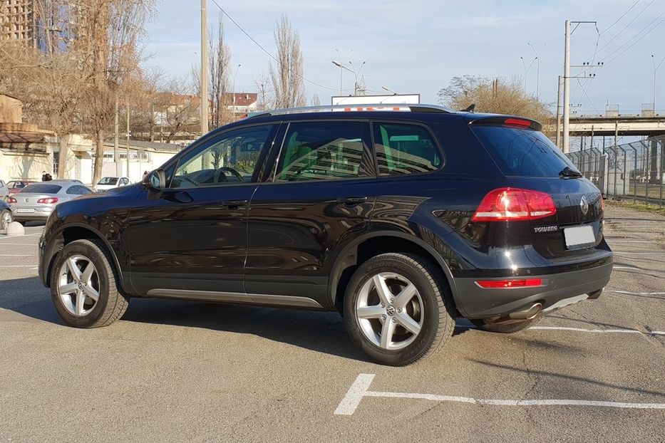 Продам Volkswagen Touareg 2012 года в Киеве