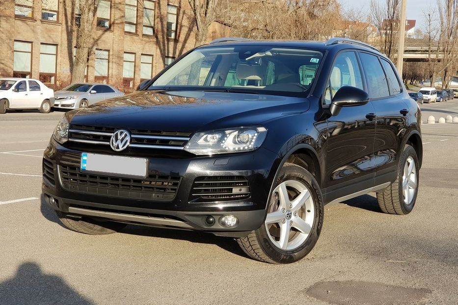 Продам Volkswagen Touareg 2012 года в Киеве
