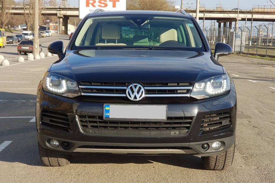 Продам Volkswagen Touareg 2012 года в Киеве