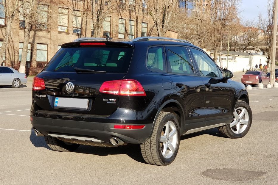 Продам Volkswagen Touareg 2012 года в Киеве