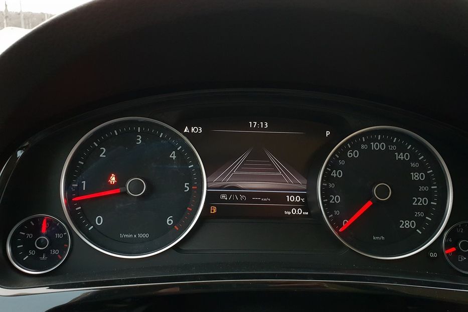 Продам Volkswagen Touareg 2012 года в Киеве
