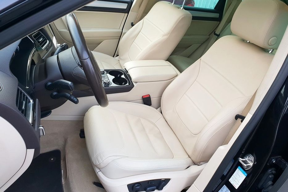 Продам Volkswagen Touareg 2012 года в Киеве