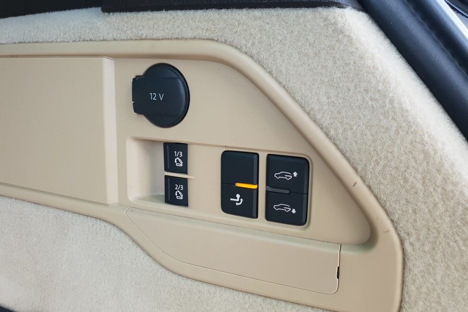 Продам Volkswagen Touareg 2012 года в Киеве