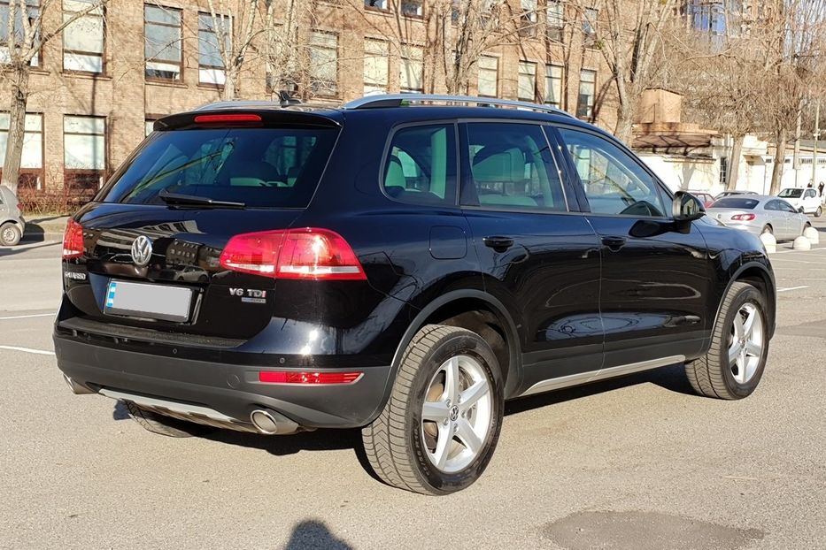 Продам Volkswagen Touareg 2012 года в Киеве