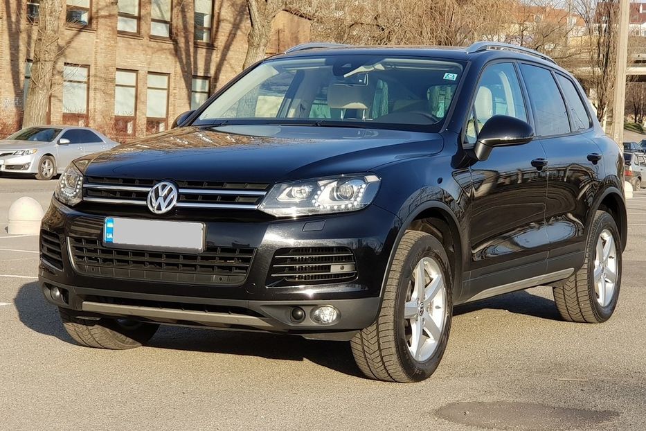 Продам Volkswagen Touareg 2012 года в Киеве