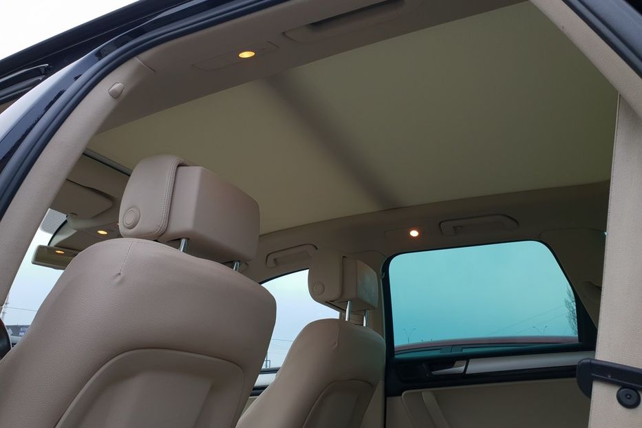 Продам Volkswagen Touareg 2012 года в Киеве
