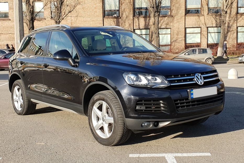 Продам Volkswagen Touareg 2012 года в Киеве