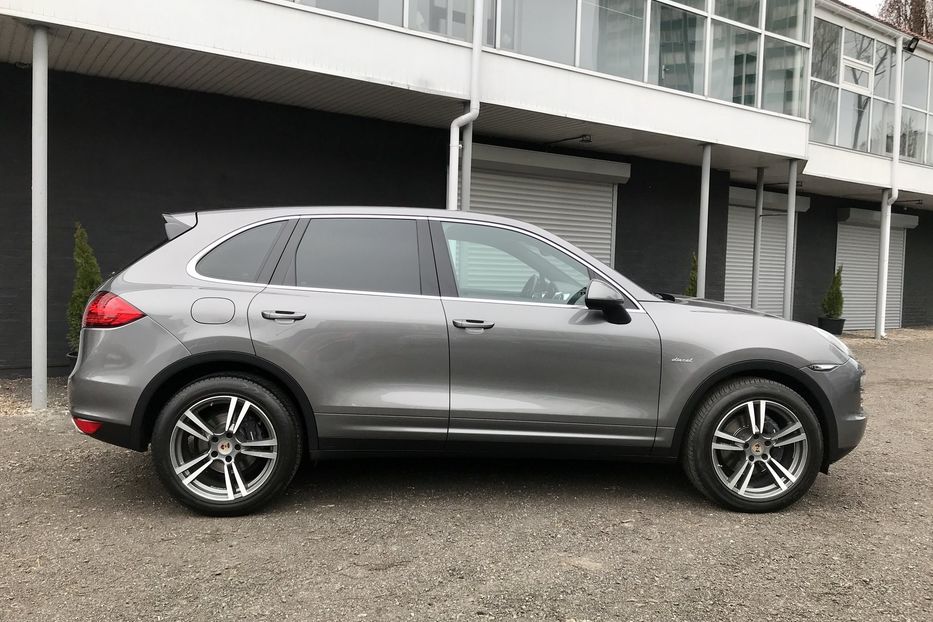 Продам Porsche Cayenne 3.0 Diesel 2013 года в Киеве