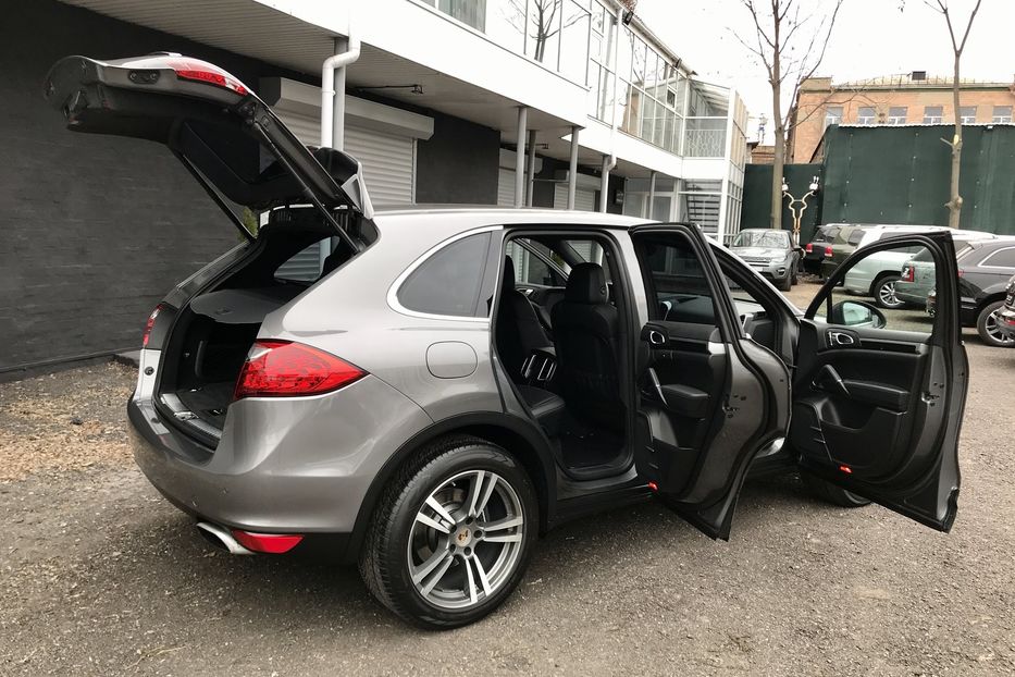 Продам Porsche Cayenne 3.0 Diesel 2013 года в Киеве