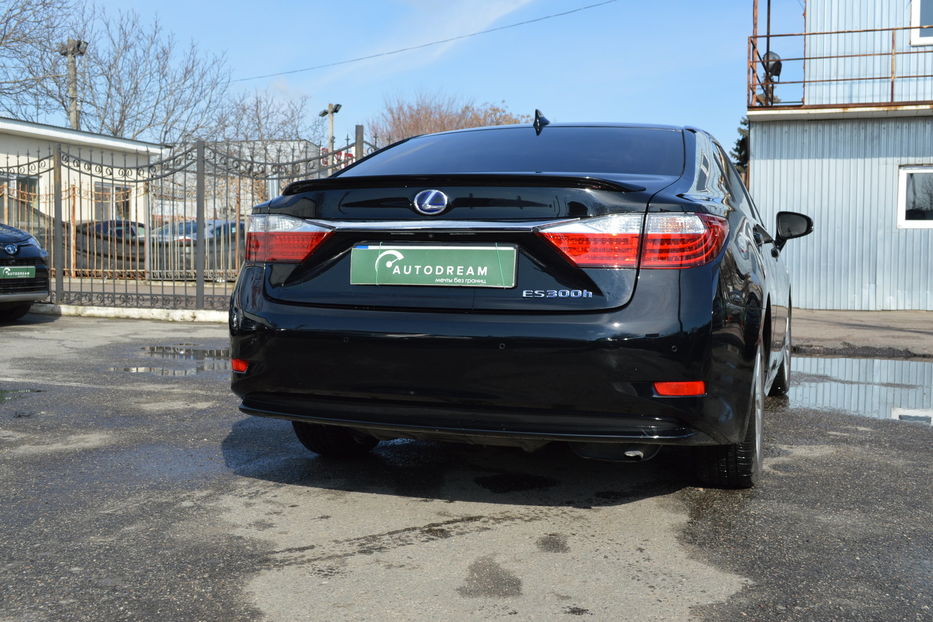 Продам Lexus ES 300 Hybrid 2015 года в Одессе