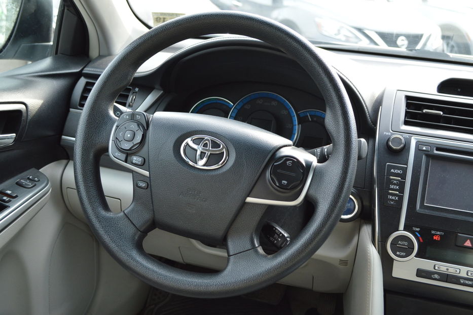 Продам Toyota Camry Hybrid 2013 года в Одессе