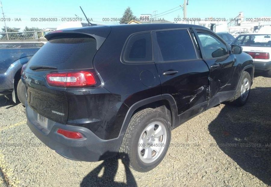 Продам Jeep Cherokee SPORT 2015 года в Одессе